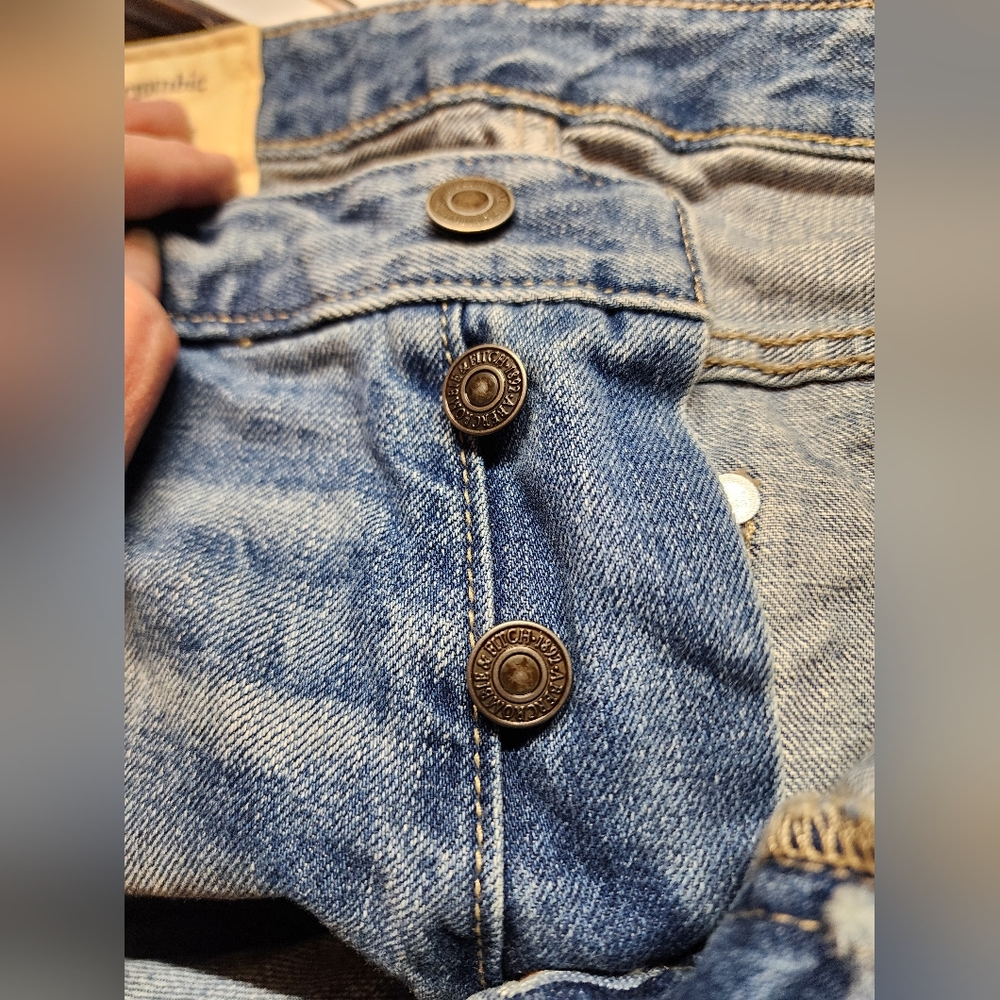 Abercrombie And Fitch Men's Distressed Relaxed Taper Blue Jeans - Picture 4 of 10
